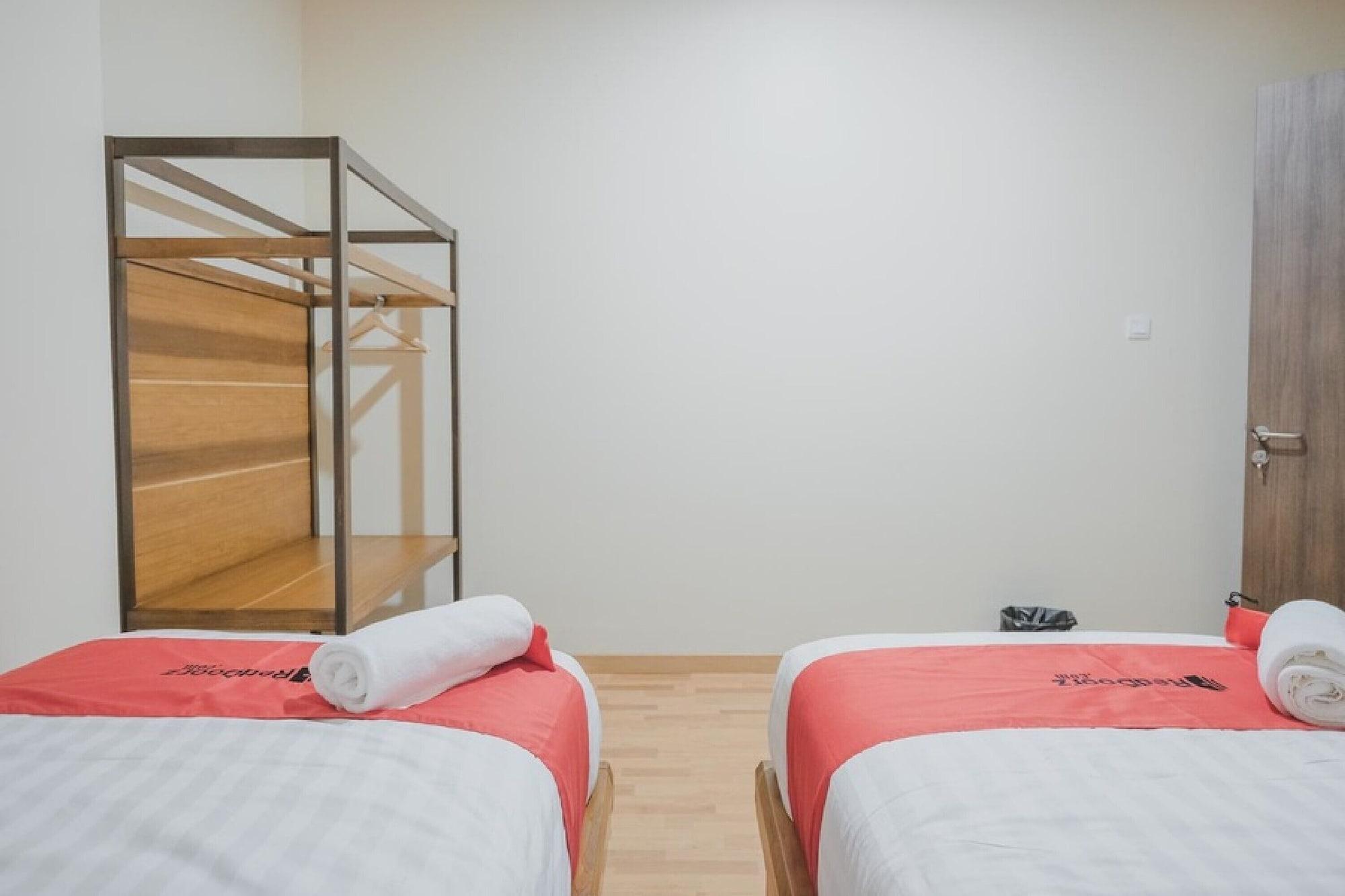 Reddoorz Plus Near Soekarno Hatta Airport 2 Tangerang Eksteriør billede