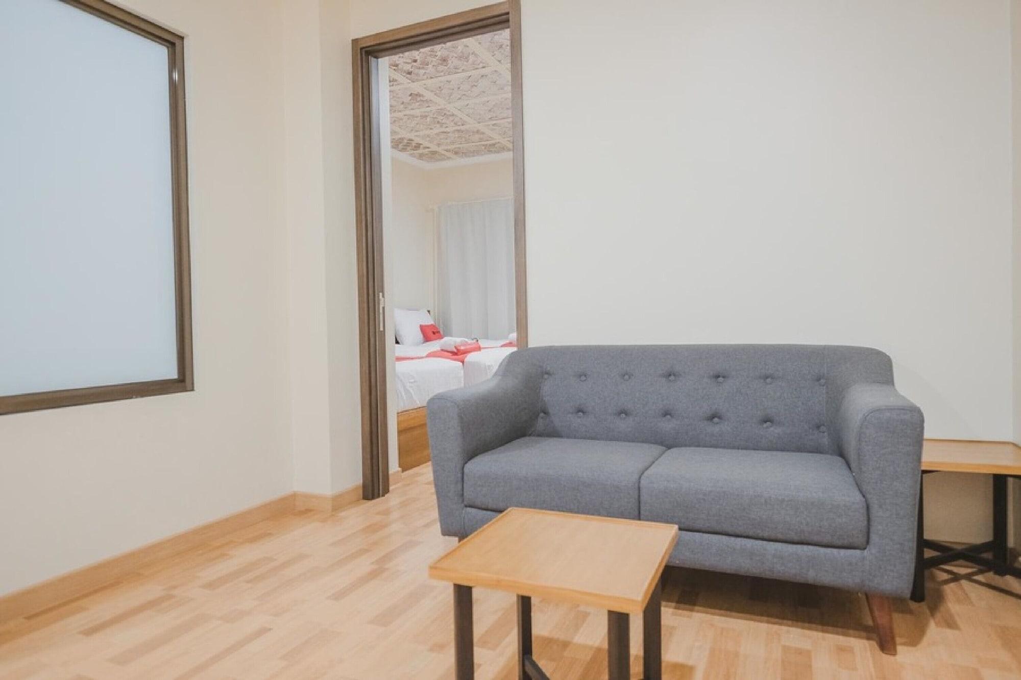 Reddoorz Plus Near Soekarno Hatta Airport 2 Tangerang Eksteriør billede