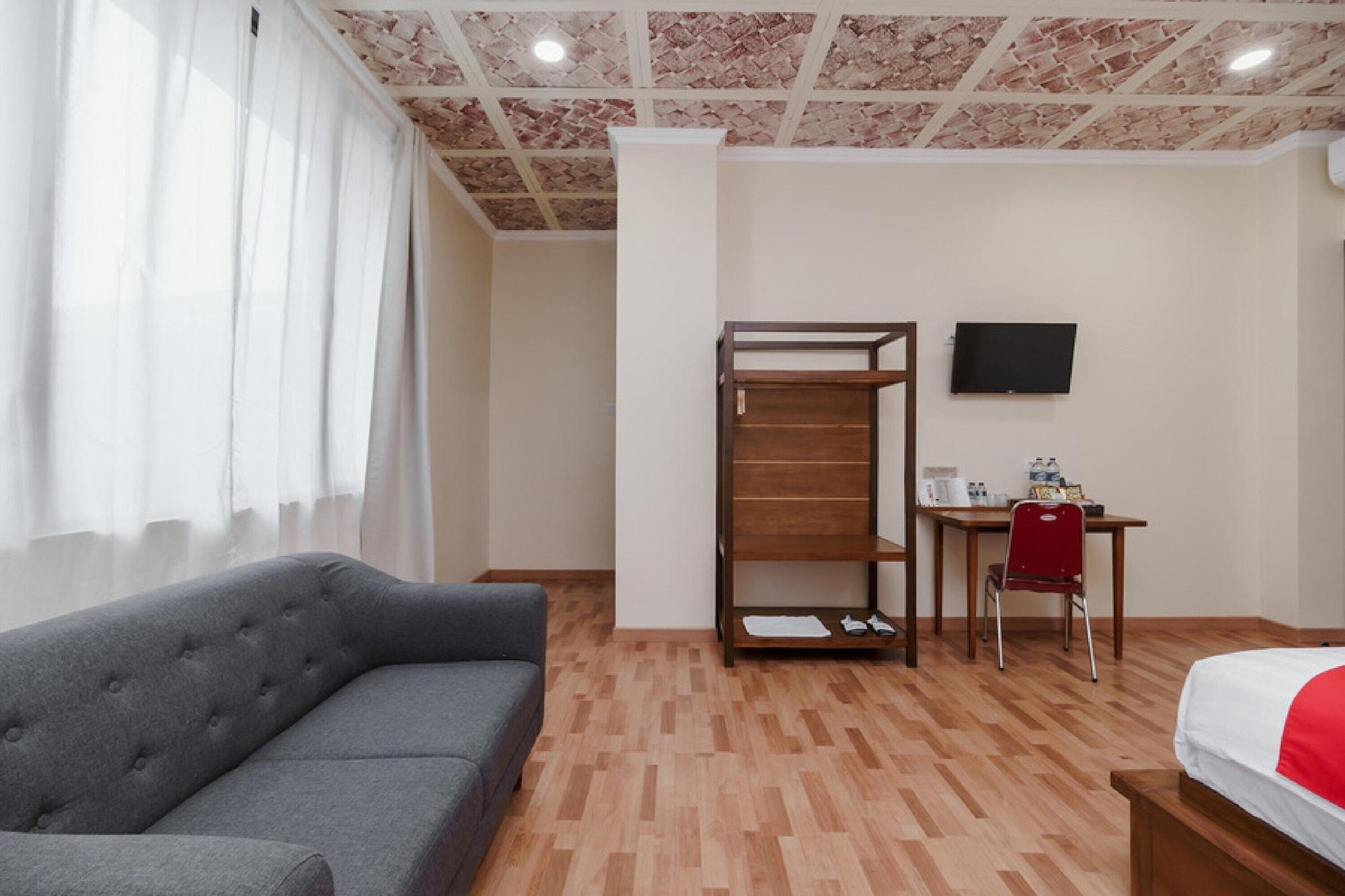 Reddoorz Plus Near Soekarno Hatta Airport 2 Tangerang Eksteriør billede