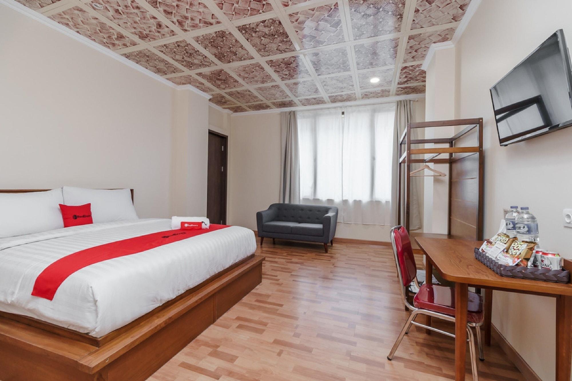 Reddoorz Plus Near Soekarno Hatta Airport 2 Tangerang Eksteriør billede