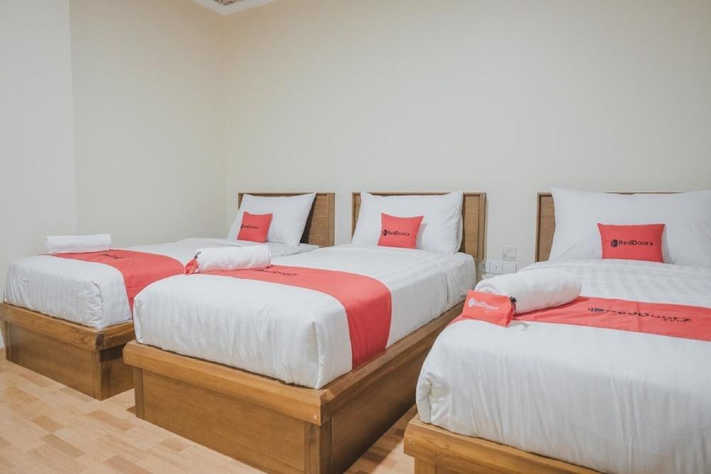 Reddoorz Plus Near Soekarno Hatta Airport 2 Tangerang Eksteriør billede