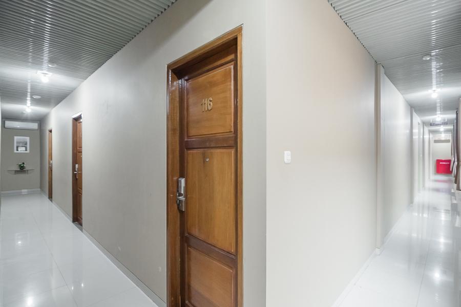 Reddoorz Plus Near Soekarno Hatta Airport 2 Tangerang Eksteriør billede
