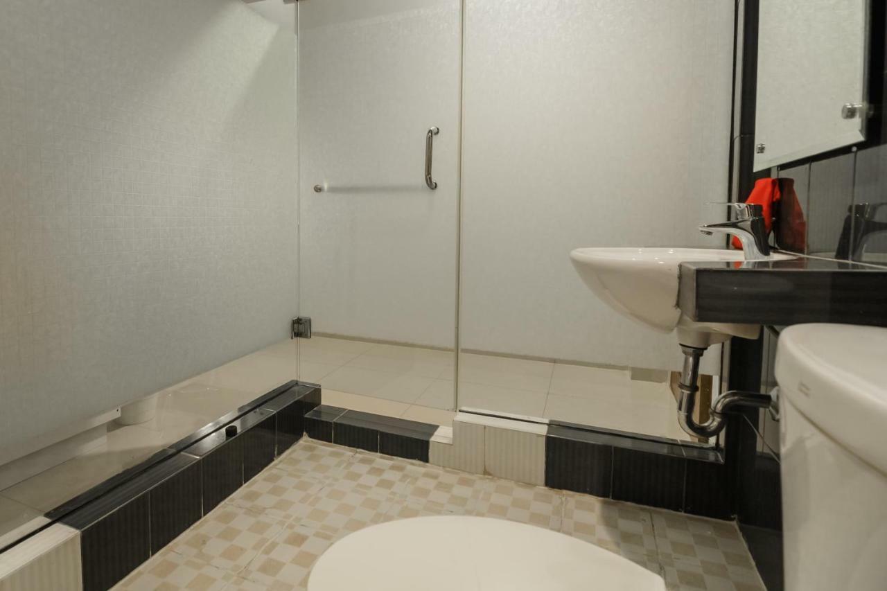 Reddoorz Plus Near Soekarno Hatta Airport 2 Tangerang Eksteriør billede