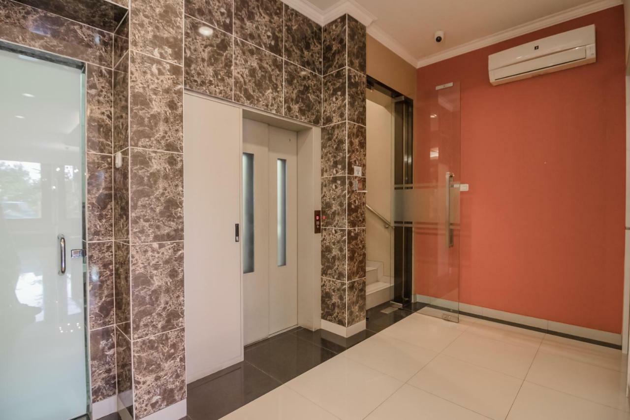 Reddoorz Plus Near Soekarno Hatta Airport 2 Tangerang Eksteriør billede
