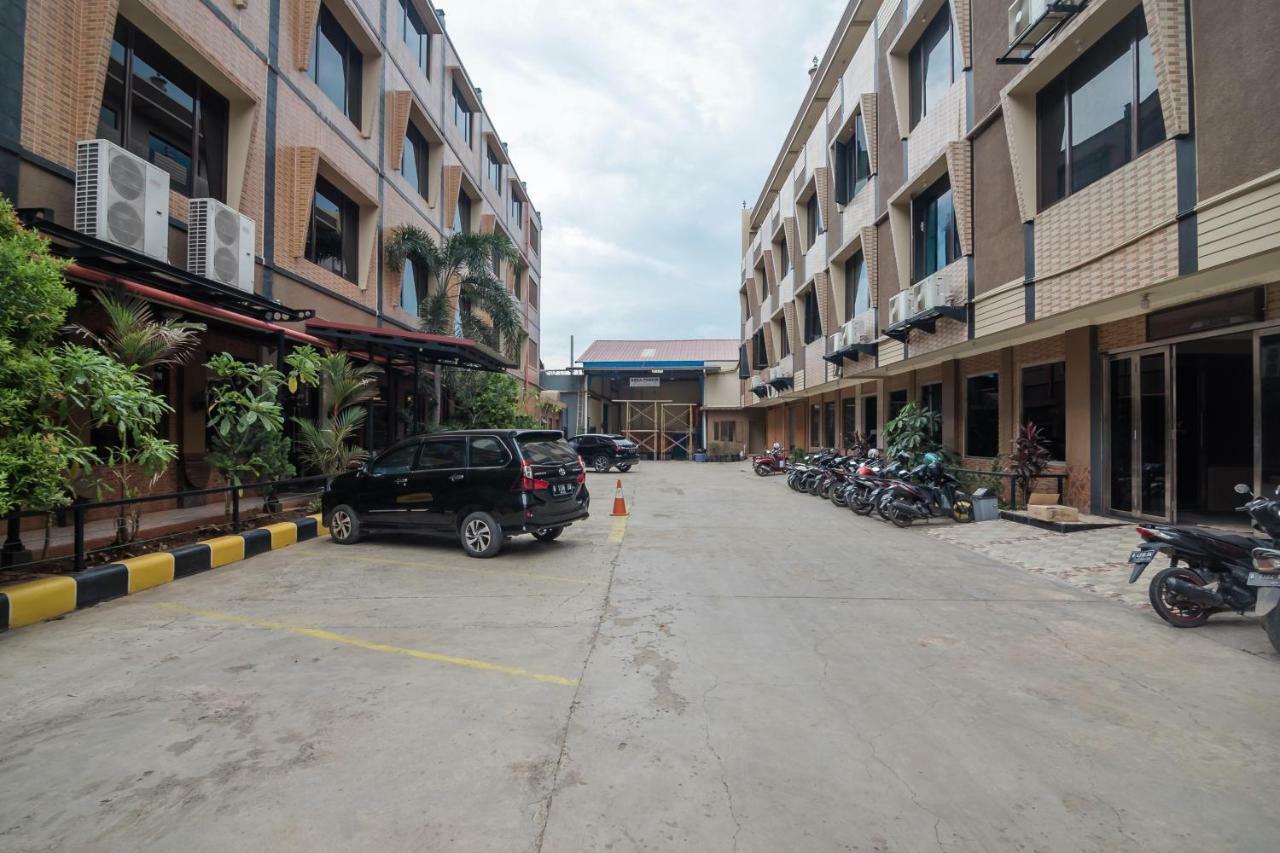Reddoorz Plus Near Soekarno Hatta Airport 2 Tangerang Eksteriør billede